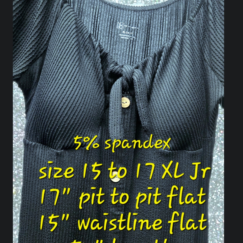 Elegant Black Midi Dress with Scoop Neck and Puff Sleeves - Picture 6 of 10